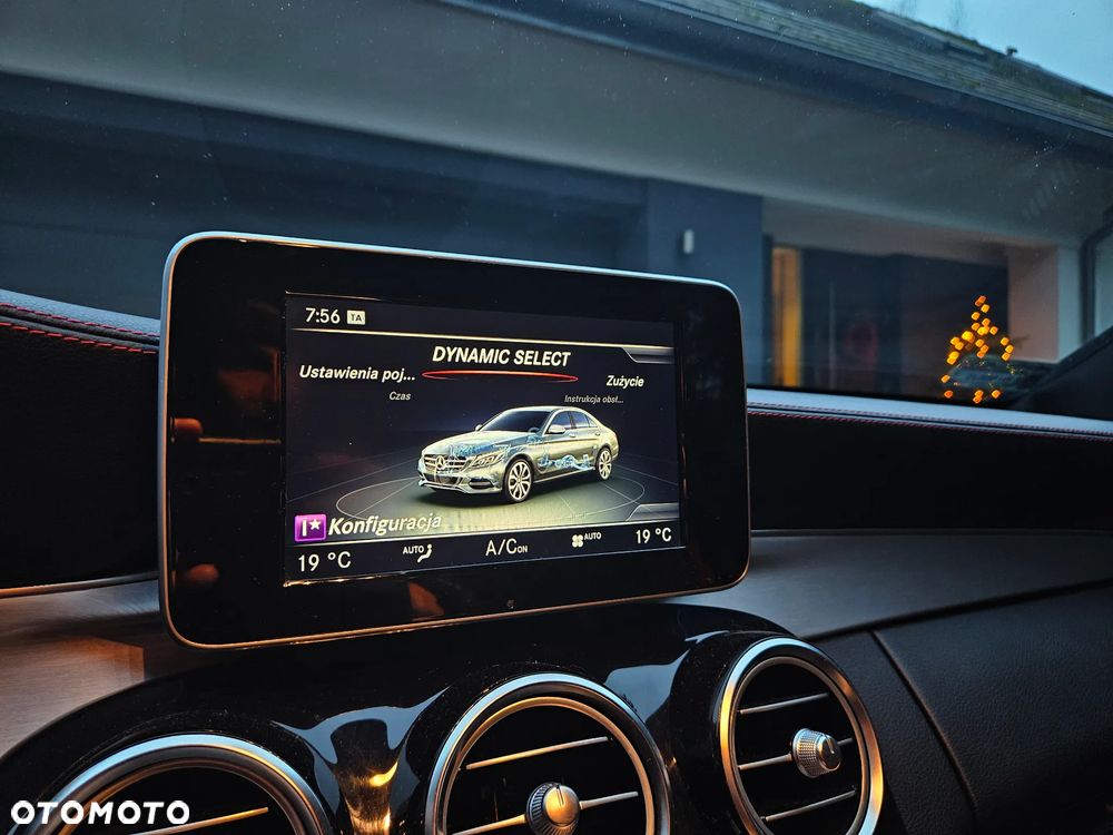 Mercedes-Benz Klasa C 450 AMG 4-Matic 7G-TRONIC - 37