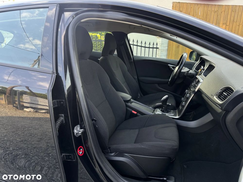 Volvo V40 D2 Momentum - 23