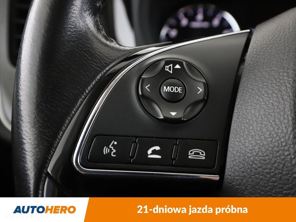 Mitsubishi Outlander - 27
