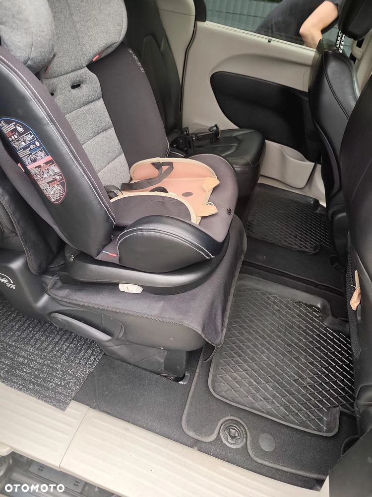 Chrysler Pacifica - 29