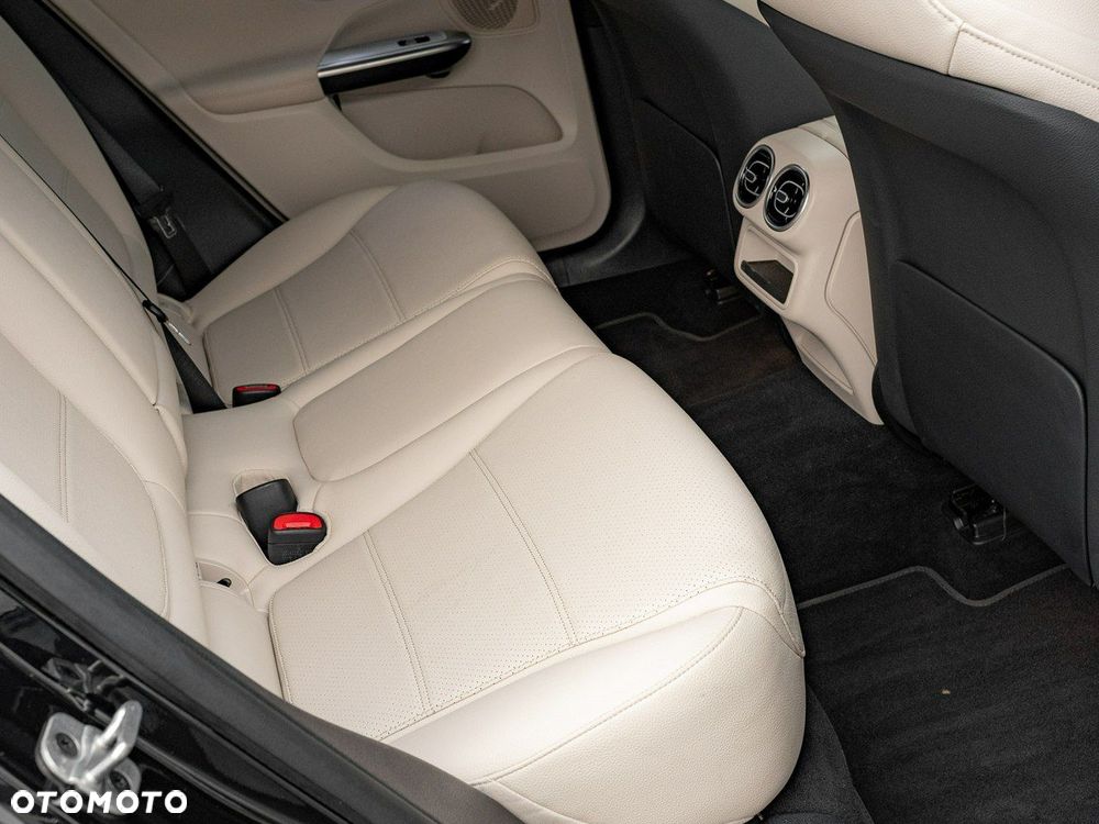 Mercedes-Benz GLC - 26