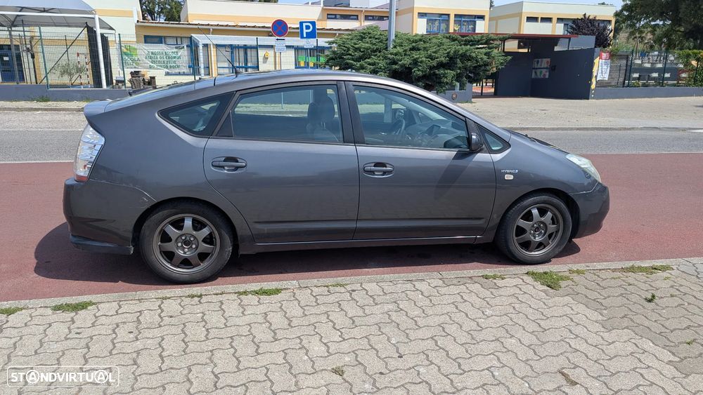 Toyota Prius 1.5 VVT-i HSD Sol - 20