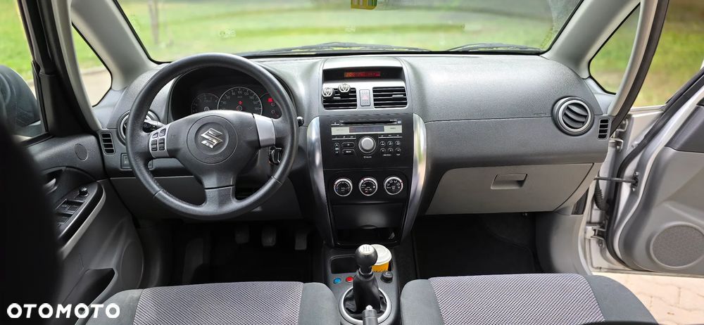 Suzuki SX4 1.6 GS/Premium - 10