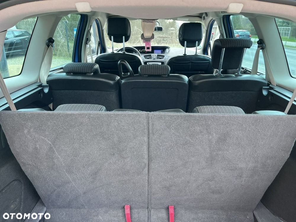 Renault Grand Scenic - 26