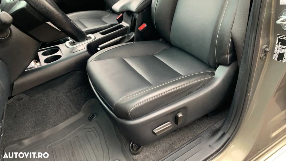 Toyota Hilux 2.8D 204CP 4x4 Double Cab AT Executive Color Edition - 18