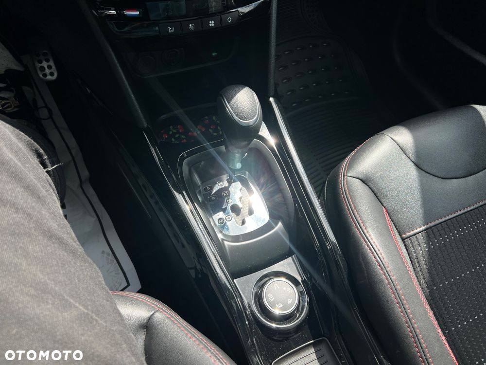 Peugeot 2008 PureTech 110 Stop&Start EAT6 GT-Line Edition - 26