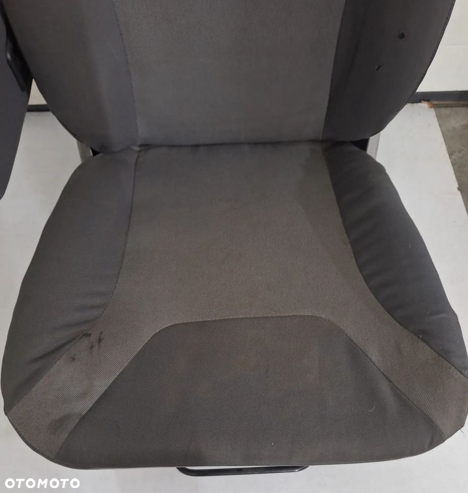 FOTEL LEWY PRZÓD ,PODŁOKIETNIK - VIVARO, TRAFIC LIFT 07-14 R. - 2