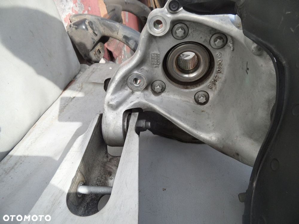 OŚ TYLNA BELKA TYŁ SANKI ZAWIESZENIE ZWROTNICA WAHACZ MERCEDES GLB W247 247 - 12