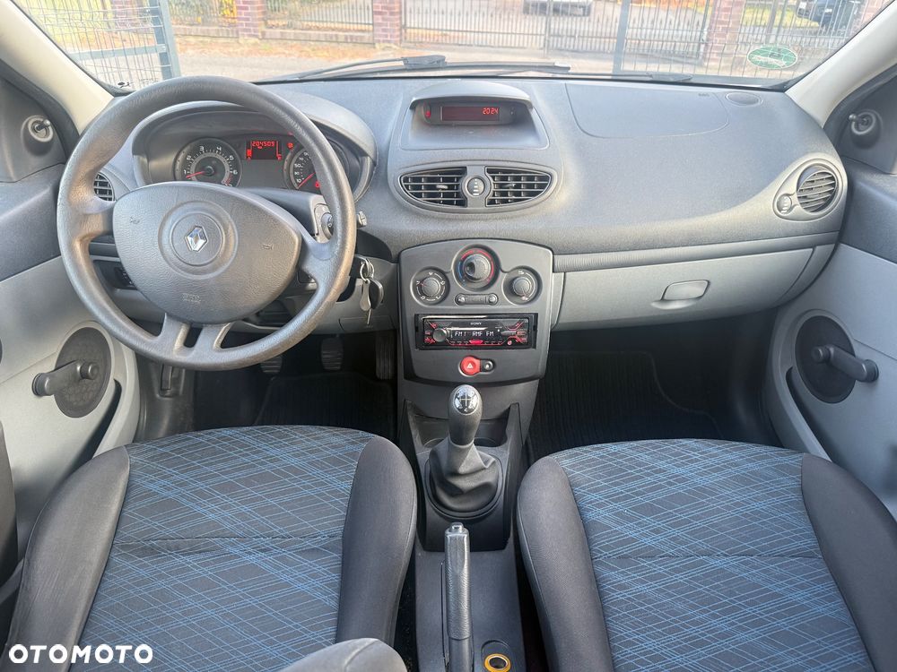 Renault Clio - 21