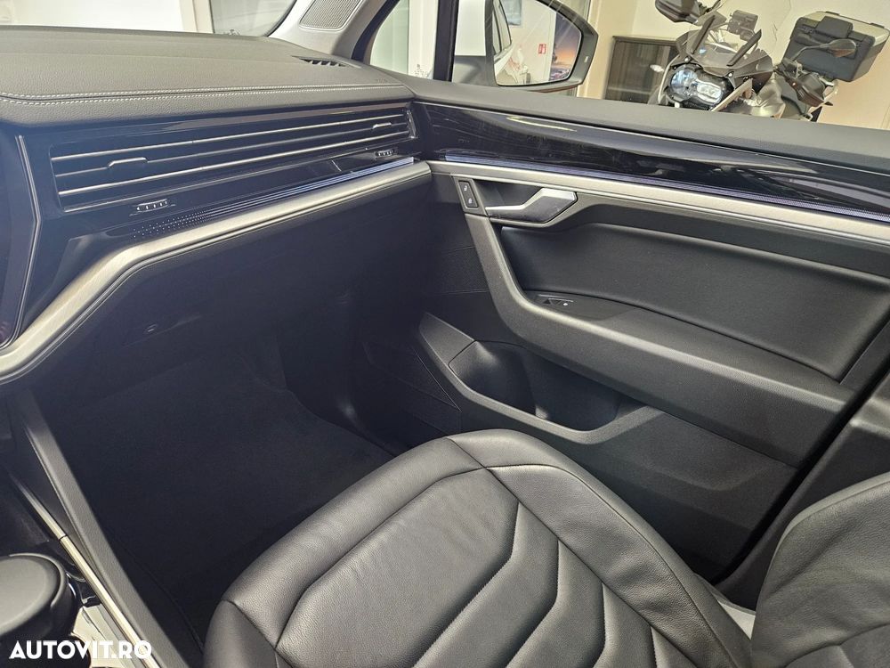 Volkswagen Touareg V6 TDI 4MOTION Elegance - 27