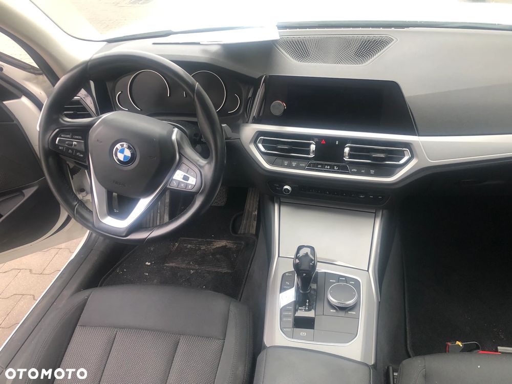 BMW Seria 3 318d Business Edition - 21