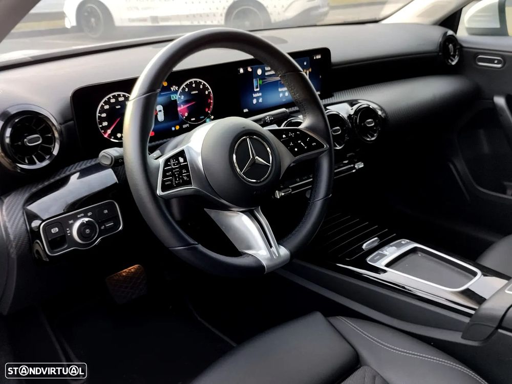 Mercedes-Benz A 200 7G-DCT - 2