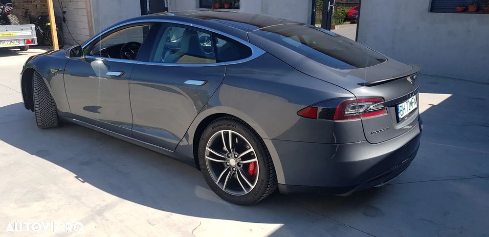 Tesla Model S Performance - 7