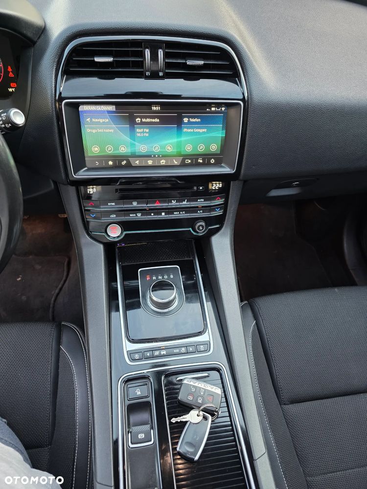 Jaguar F-Pace 2.0 i4D AWD R-Sport - 19