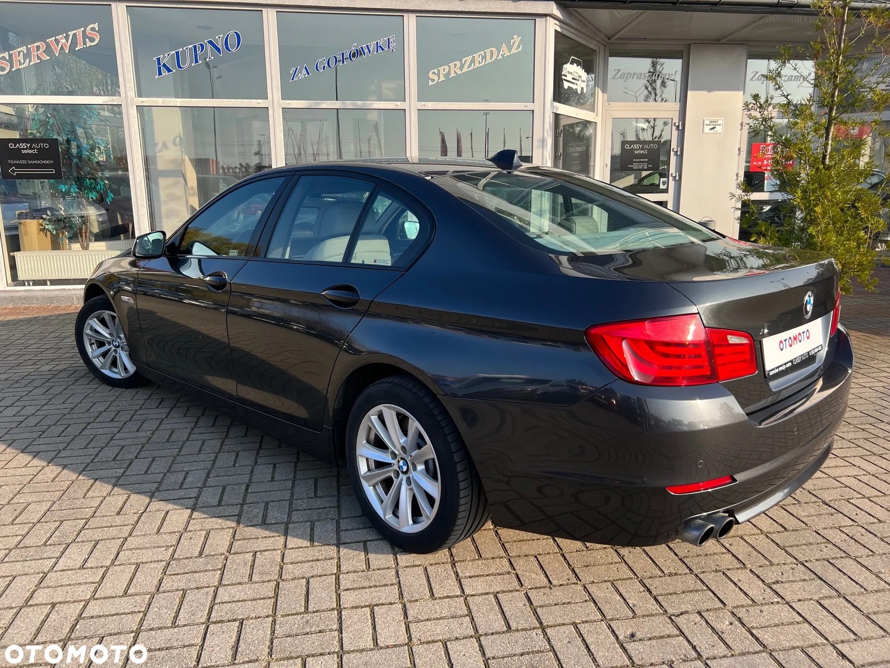 BMW Seria 5 523i Sport-Aut - 25