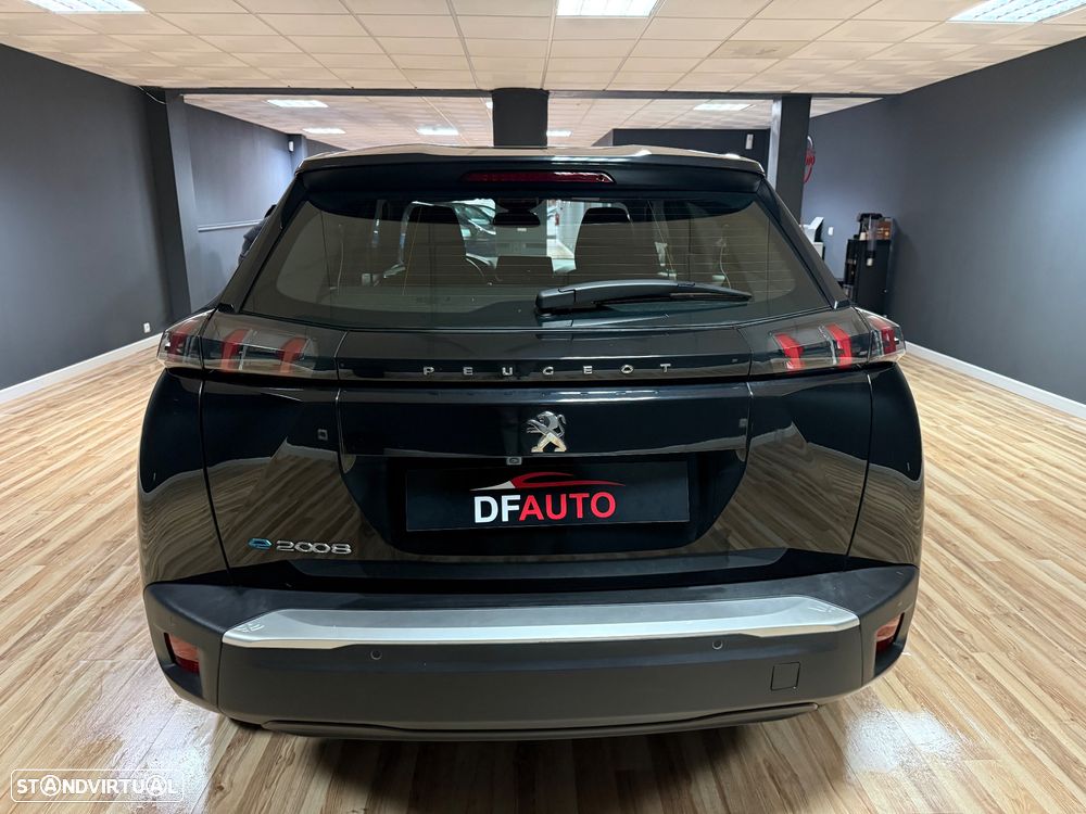Peugeot e-2008 Allure - 5