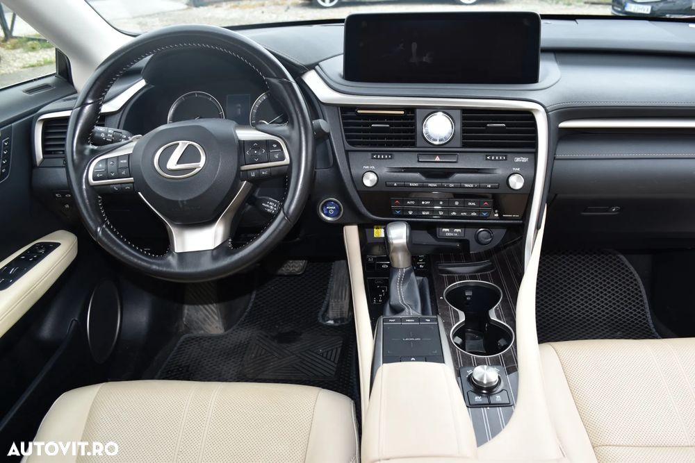 Lexus Seria RX - 10