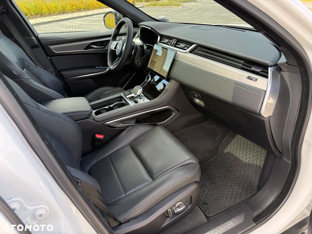 Jaguar F-Pace 2.0 P250 mHEV AWD R-Dynamic S - 27