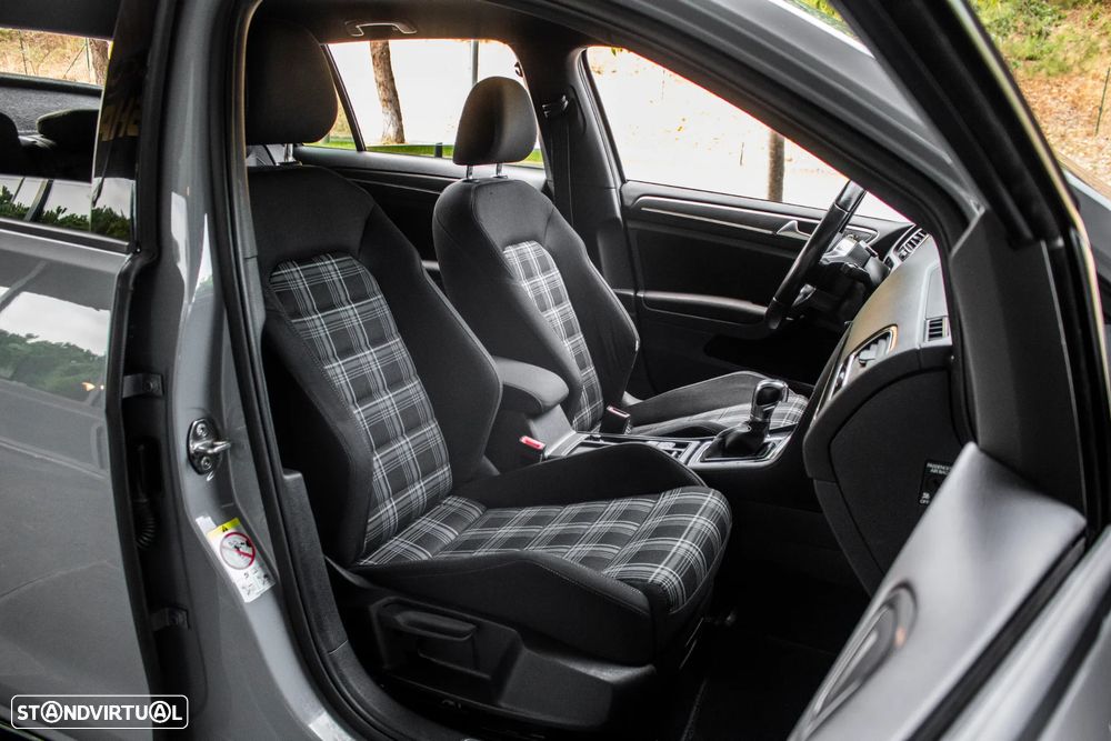 VW Golf GTD 2.0 TDI SCR DSG - 30