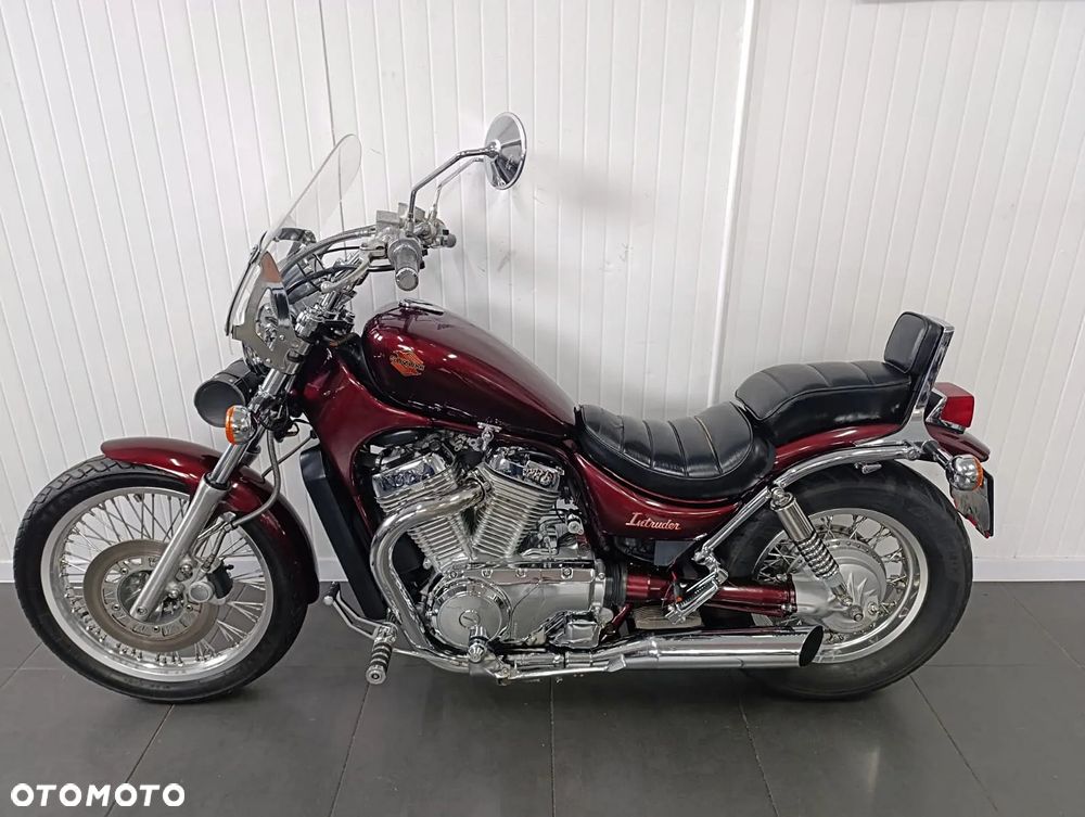 Suzuki Intruder - 7