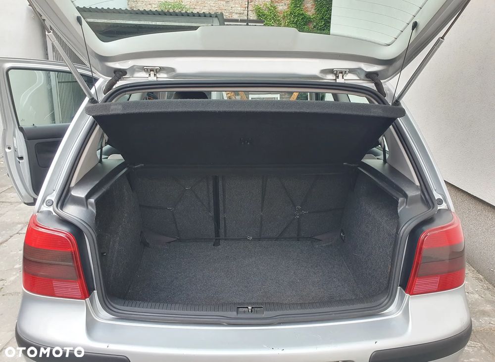 Volkswagen Golf - 8
