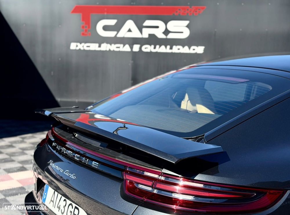 Porsche Panamera Turbo - 35