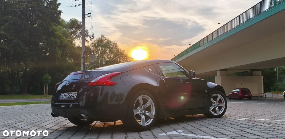 Nissan 370 Z - 2