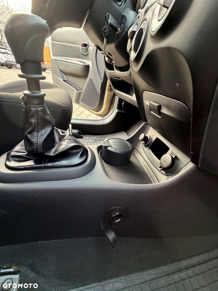 Hyundai Accent 1.6 Style A/C - 17