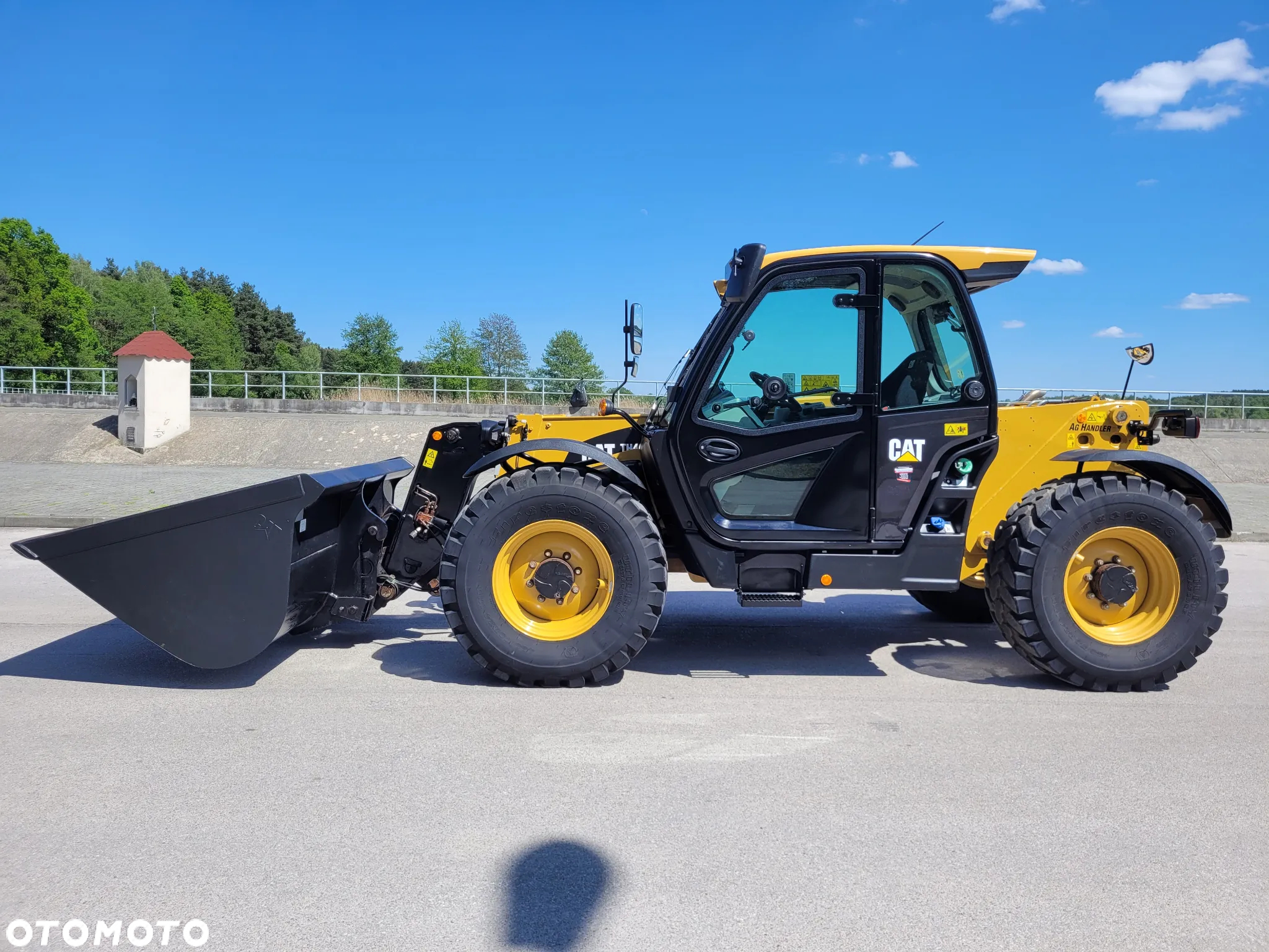 Caterpillar TH408D - 3