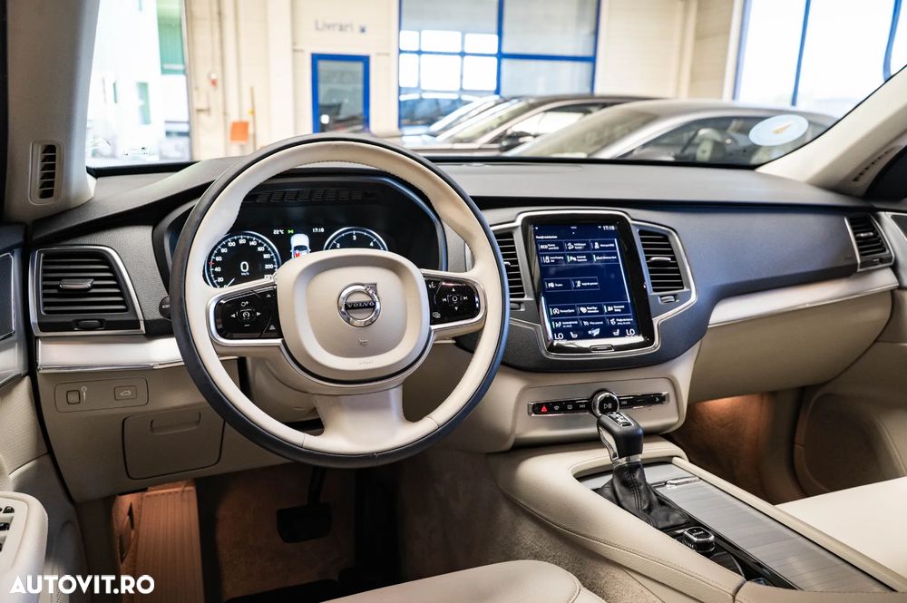 Volvo XC 90 D5 AWD Geartronic Momentum - 28
