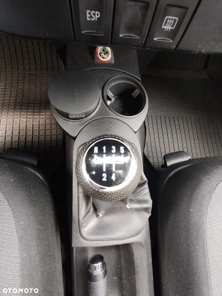 Volkswagen New Beetle 1.6 - 22