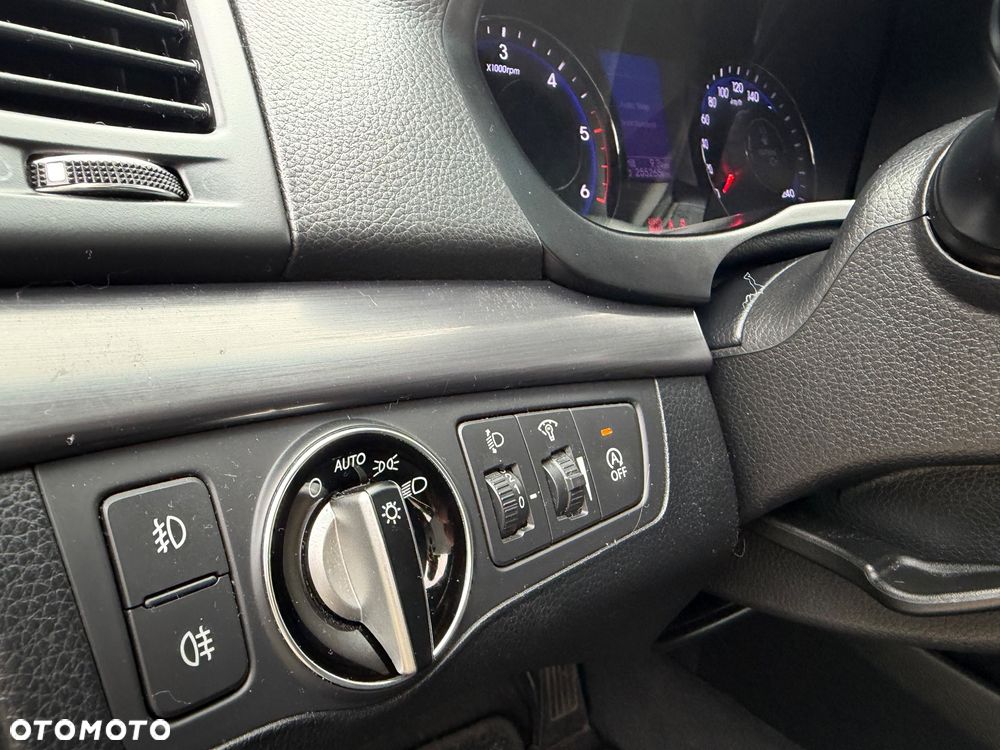 Hyundai i40 1.7 CRDi Comfort + - 21