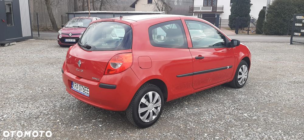 Renault Clio - 23