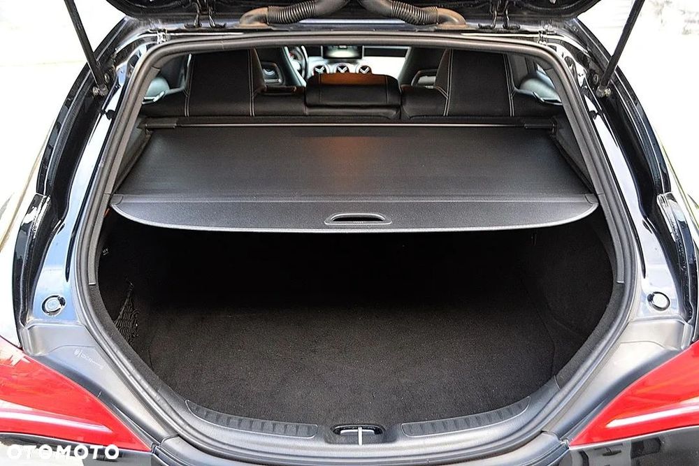 Mercedes-Benz CLA 200 Peak Edition - 21