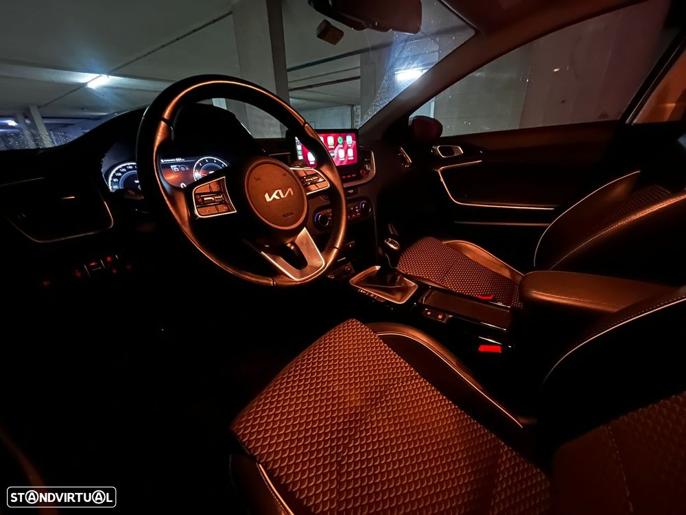 Usado Kia XCeed 2022 - 2 100 EUR, 60 000 km - Standvirtual.com