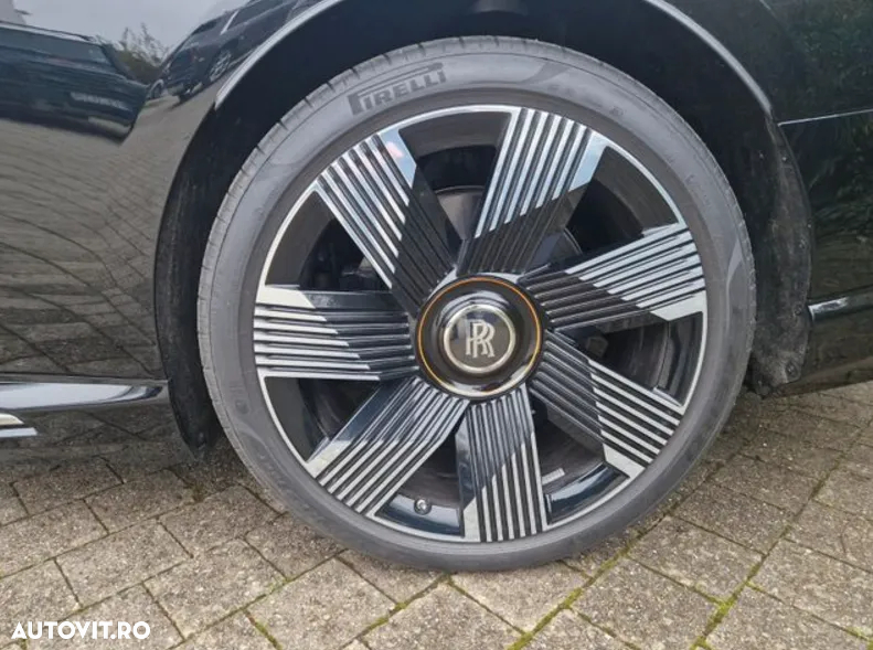 Rolls-Royce Spectre - 13