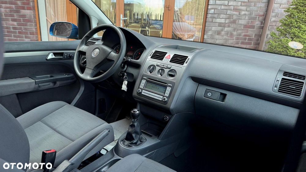 Volkswagen Touran - 22