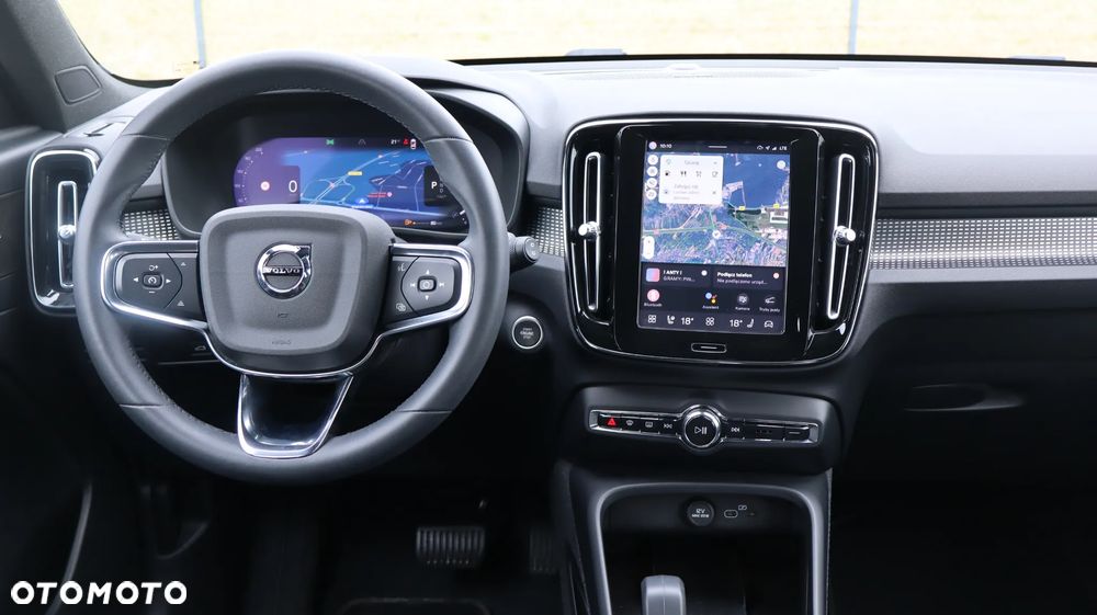 Volvo XC 40 B3 Plus Dark - 12