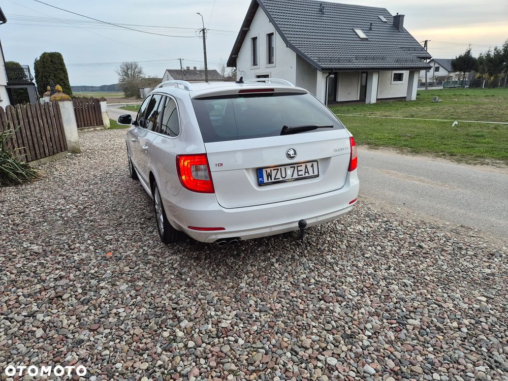 Skoda Superb 2.0 TDI Elegance DSG - 11