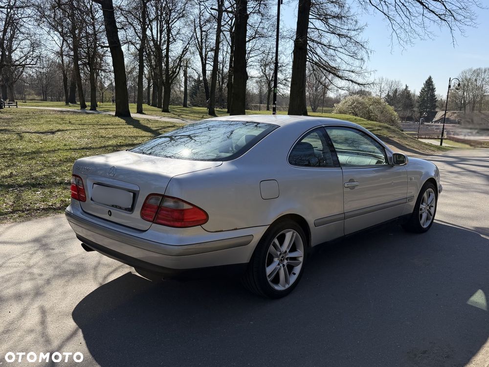 Mercedes-Benz CLK - 2