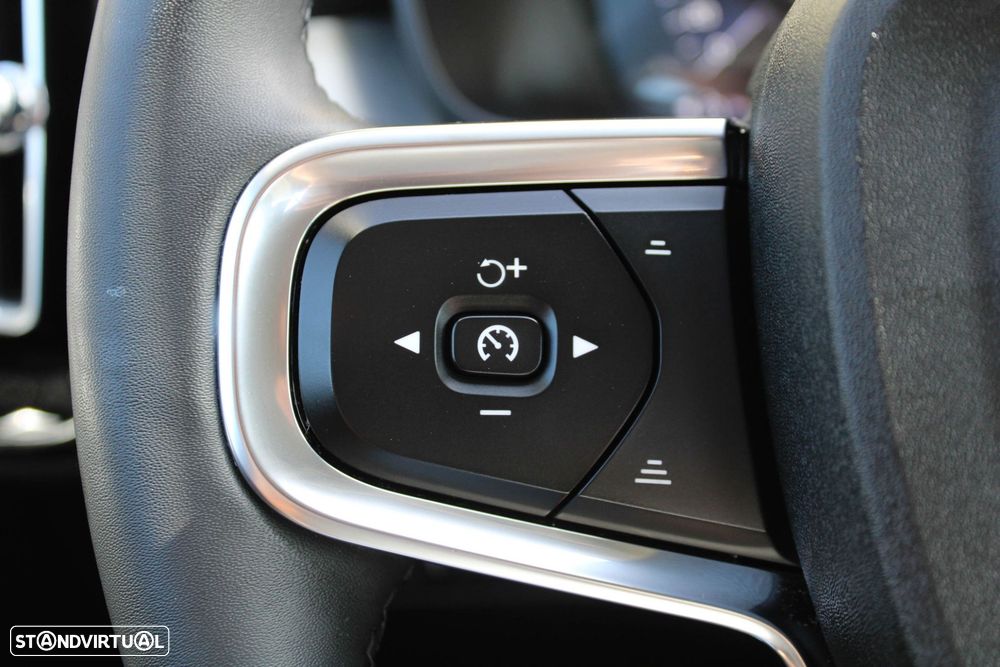 Volvo XC 40 1.5 T2 Momentum - 26