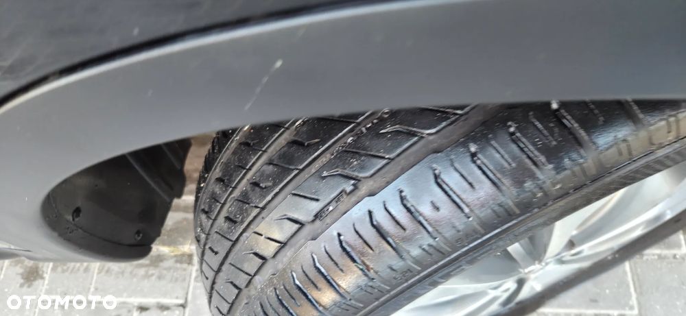 Nissan Qashqai 2.0 dCi DPF tekna - 25