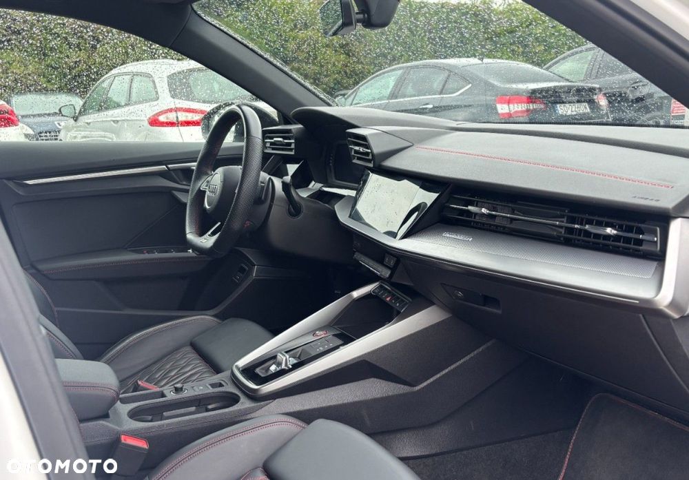 Audi S3 Sportback - 11