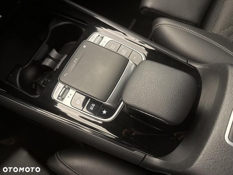 Mercedes-Benz GLB 200 7G-DCT - 18