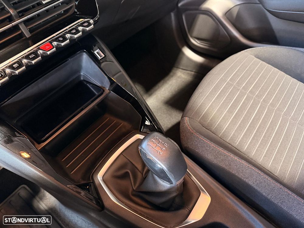 Peugeot 208 1.2 PureTech Active - 18