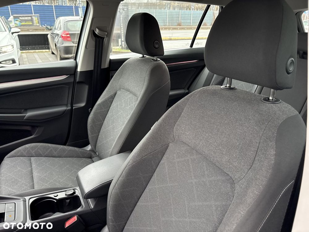 Volkswagen Golf - 11