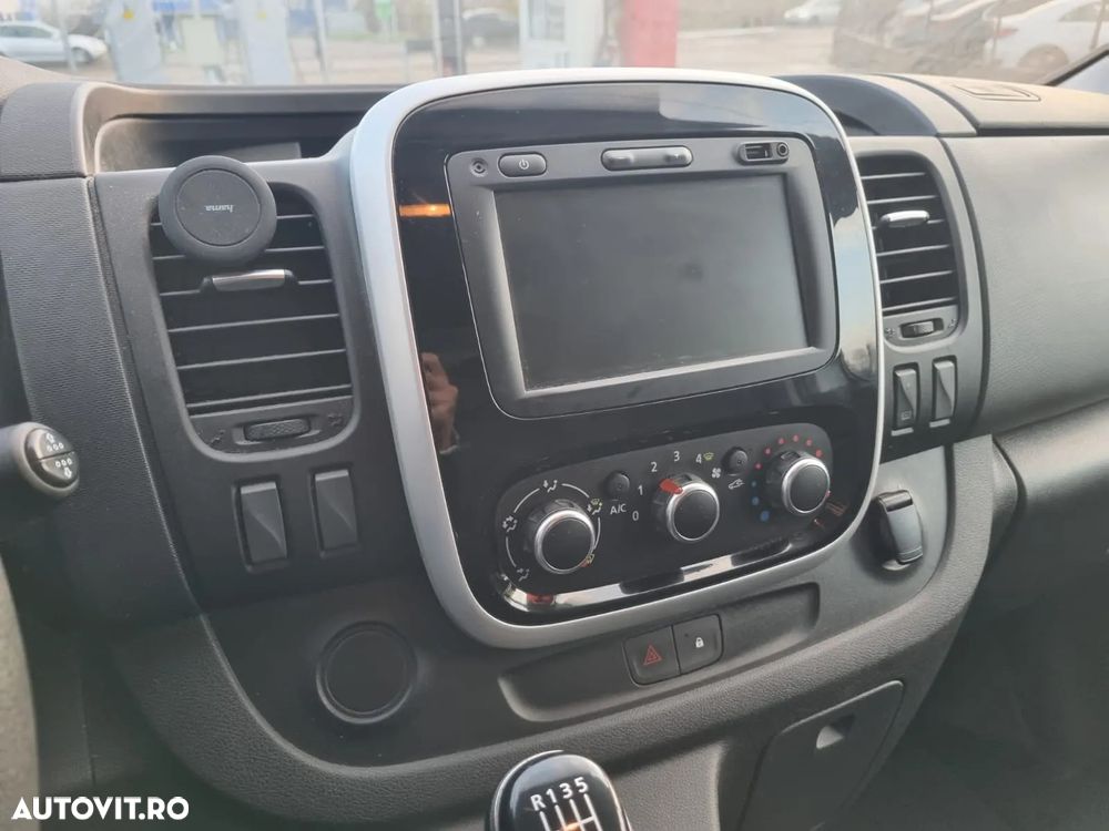 Renault Trafic FURGON - 23