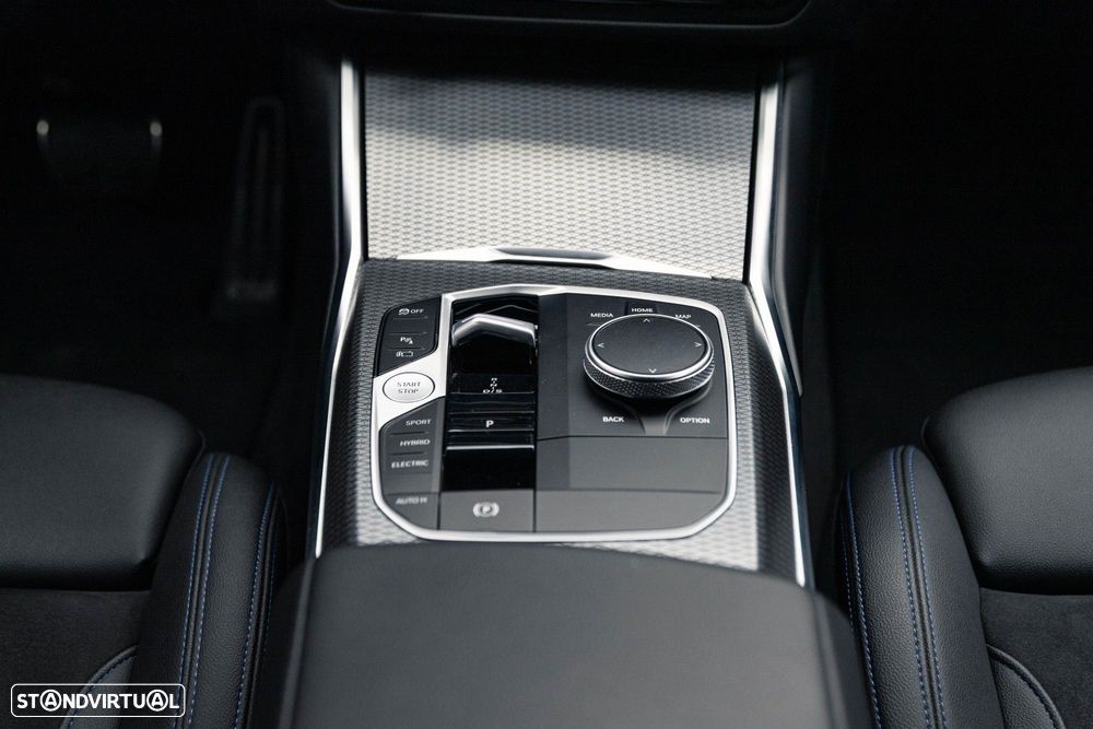 BMW 330 e Pack Desportivo M Auto - 40