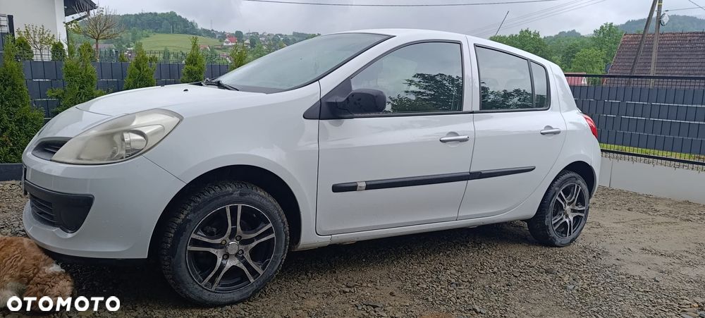Renault Clio - 1