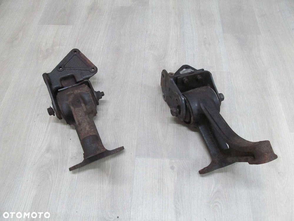 DAF LF 45 55 06-14 LAPA ZAWIAS PODUSZKA KABINY LEWY AFRA929 - 1